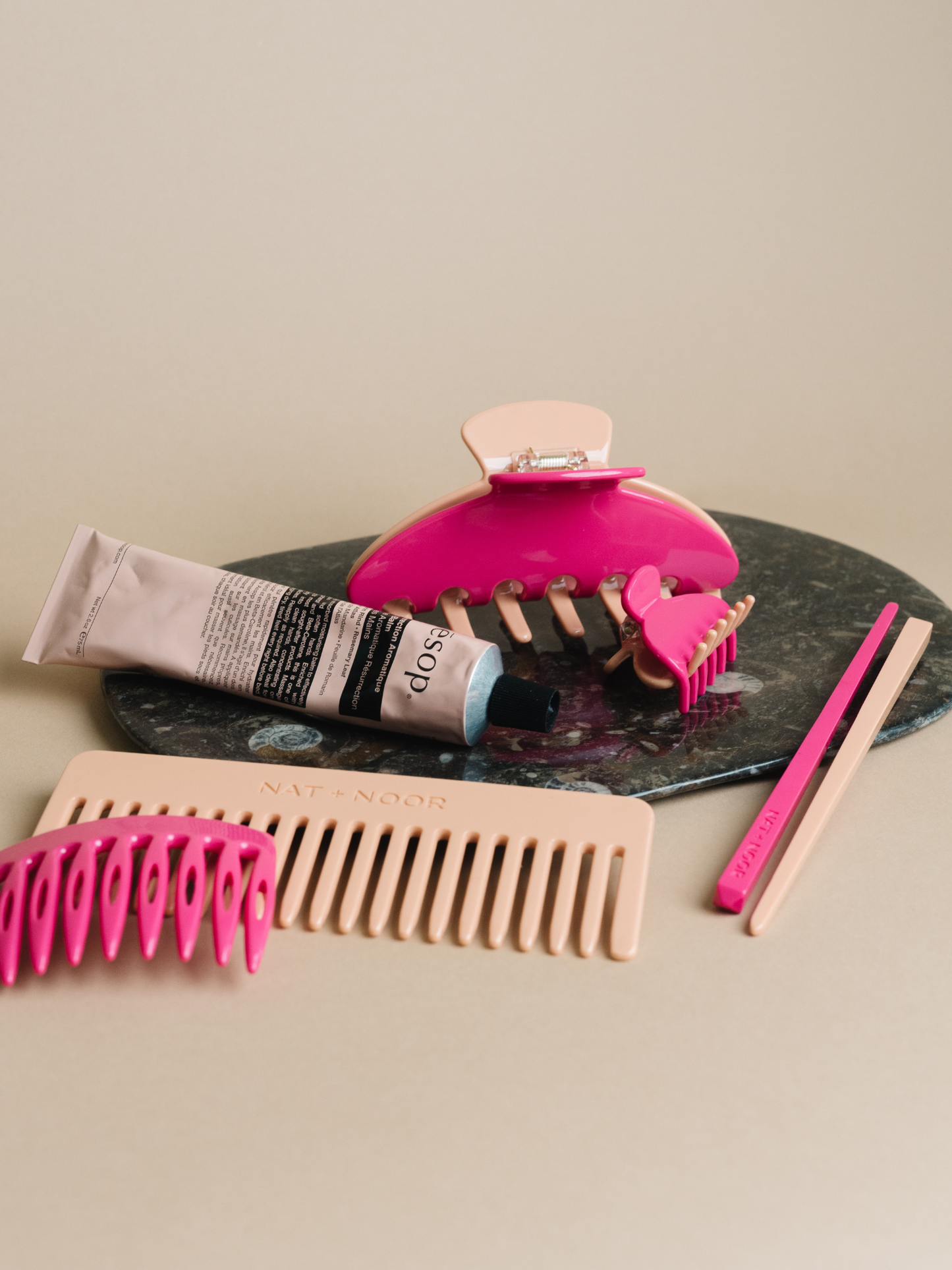 Medium Hair Claw - Dragon Fruit